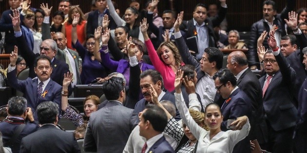 Diputados aprueban eliminar fuero al Presidente