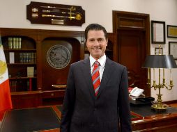 La figura se encuentra instalada sobre un pedestal que fine una placa al frente que dice ''Presidente Lic. Enrique Peña Nieto 2012-2018''. NTX / ARCHIVO