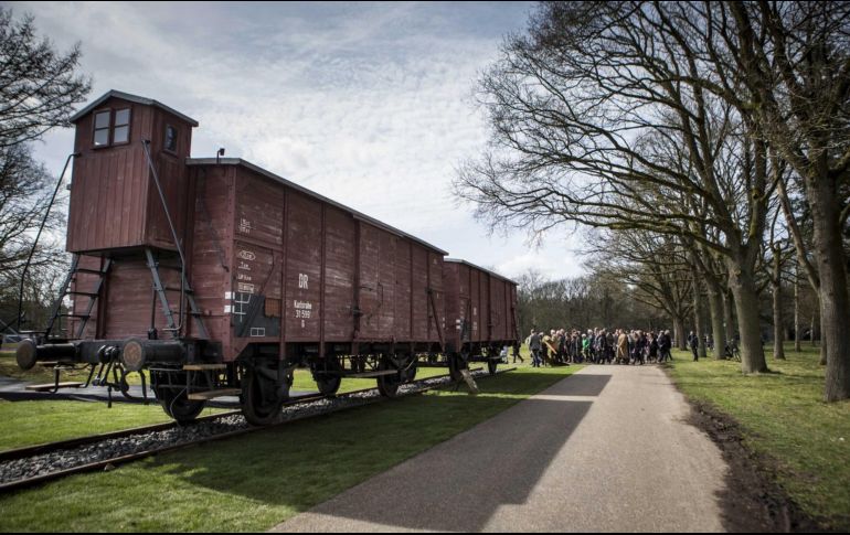 La mayoría de las víctimas, capturadas en redadas en las ciudades, fueron transportadas en tren a campos en Holanda y de allí a los campos de exterminio en trenes alemanes. EFE/ S. Veenstra