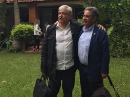 López Obrador viajó acompañado por Miguel Ángel Revilla presidente de Cantabria, España, quien fue recibido por el propio presidente electo para después dirigirse al municipio de Palenque. TWITTER / @RevillaMiguelA