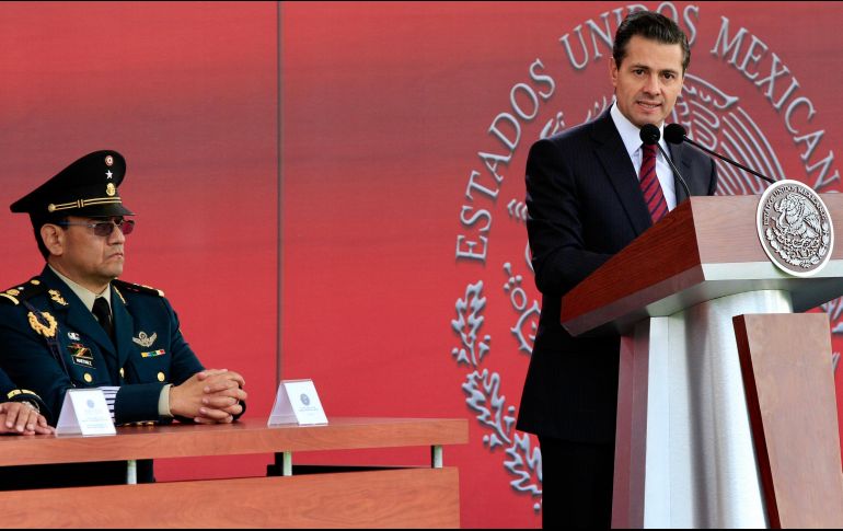 El Presidente reconoció de manera especial al jefe del Estado Mayor Presidencial, Roberto Miranda Moreno. NTX/J. Lira