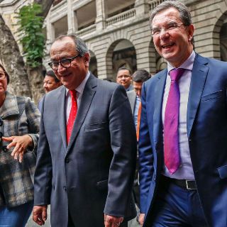 Se reinstalará a maestros cesados: Esteban Moctezuma