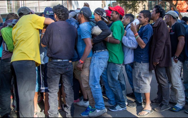 Un total de cinco mil 382 migrantes centroamericanos se encuentran en el refugio que se habilitó en la Unidad Deportiva Benito Juárez. NTX/E. Jaramillo