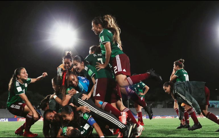Con su triunfo de ayer sobre su similar de Canadá, la Selección mexicana femenil Sub-17 es el primer combinado azteca en clasificar a una Final de un Mundial de damas. AFP
