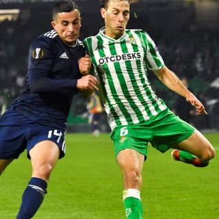 Con Guardado de suplente, Betis avanza en Europa League