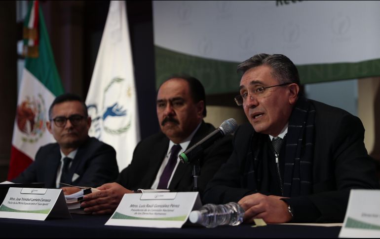 Luis Raúl González Pérez, presidente de la Comisión Nacional de los Derechos Humanos, en conferencia de prensa. SUN/J. Reyes