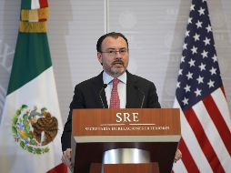 Videgaray reiteró su admiración por las mujeres y los hombres que entregan su vida a servir a México representándolo en el exterior. NTX/ARCHIVO