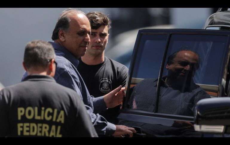 El gobernador fue detenido en la residencia oficial, Palacio Laranjeiras, y prestó declaraciones durante más de tres horas en la sede de la Policía Federal (PF). EFE/A. Lacerda
