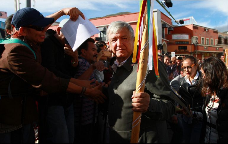Se prevé que López Obrador reciba el báculo a las 18:00 horas en una ceremonia en la que estarán presentes 32 gobernadores y en la que también le obsequiarían un Árbol de la Vida. NTX / ARCHIVO