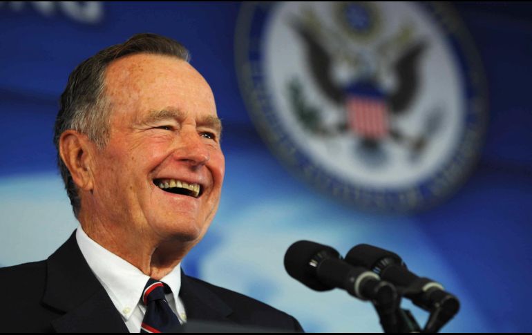 George H.W. Bush fue piloto de guerra durante la Segunda Guerra Mundial, congresista, embajador en la ONU, director de la CIA, vicepresidente y presidente de Estados Unidos. AFP/M. Ngan
