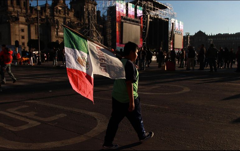El Zócalo de la Ciudad de México se encuentra listo para las actividades culturales que se llevaran a cabo durante la toma de posesión del presidente electo, Andrés Manuel López Obrador. NTX / F. Estrada