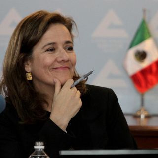 Margarita Zavala desea suerte a López Obrador