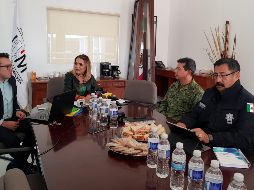 A esta primera reunión, sólo asistieron Claudia Delgadillo, el coronel de Infantería, José Salvador León y el inspector de la PF, Sergio Consuelo Ramírez. EL INFORMADOR / R. Bobadilla