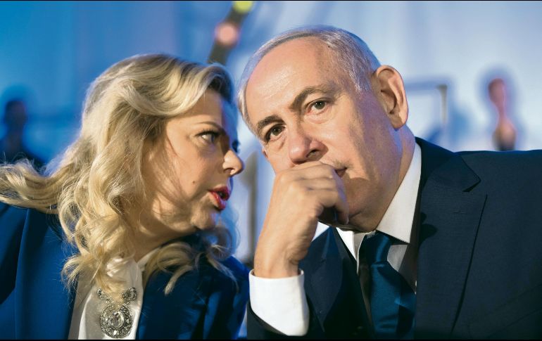 Benjamin Netanyahu y su esposa Sara, presuntos responsables de recibir dinero a cambio de favores políticos. EFE
