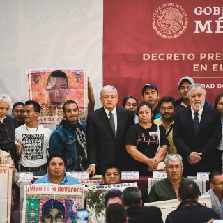 Recompra de bonos del NAICM ayuda al peso y a la Bolsa