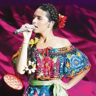 Mi novio es mi carrera: Ángela Aguilar