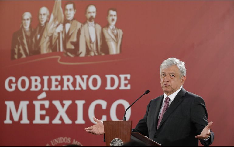 En Palacio Nacional, López Obrador recuerda que la Carta Magna establecer que al Presidente sólo se le puede juzgar por el delito de traición a la Patria. EFE / J. Méndez