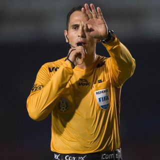 Luis Enrique Santander pitará el Pumas vs América