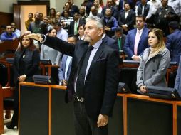  Solís Gómez es abogado y cuenta con maestría por la Universidad de Guadalajara, además es doctor en Derecho Penal en la Universidad de San Pablo de Madrid. TWITTER/ @LegislativoJal