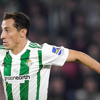 Sin Andrés Guardado, Real Betis enfrentará a Racing de Santander
