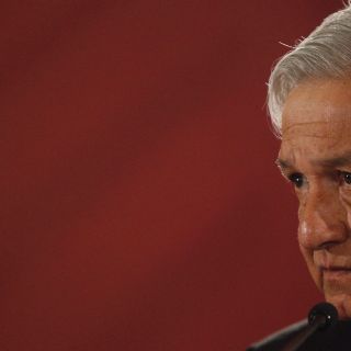 Taibo II merece dirigir el FCE: López Obrador