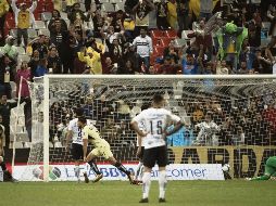 En la Jornada 7 de esta campaña Pumas ganaba 2-1 en el Azteca, pero el América, con dos jugadores menos por expulsión, empató con un gol de Henry Martin. MEXSPORT