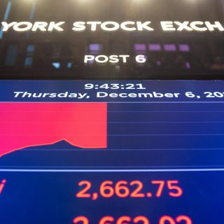 Wall Street inicia con bajas, tras detención de directora financiera de Huawei