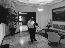 Enrique Alfaro rinde protesta como gobernador esta mañana en el Congreso de Jalisco; previamente compartió esta imagen en sus redes sociales. TWITTER / @EnriqueAlfaroR