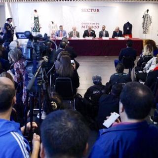 Santa Lucía será para vuelos internacionales y AICM para nacionales