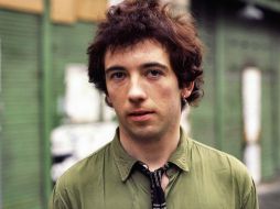 Shelley formó junto a Howard Devoto en 1976 la banda Buzzcocks. ESPECIAL / www.rollingstone.com