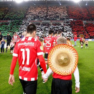 El PSV celebra “noche mexicana”