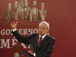 Explicó que los jóvenes que participen en el programa serán vinculados con las empresas de acuerdo a sus intereses y hasta por un año recibirán una beca de 3 mil 600 pesos y seguro médico. SUN/ C. Mejía