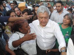 López Obrador, en su gira por zonas dañadas por el huracán “Willa”, en Nayarit. NOTIMEX