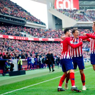 Atlético golea al Alavés y alcanza en puntos al Barça