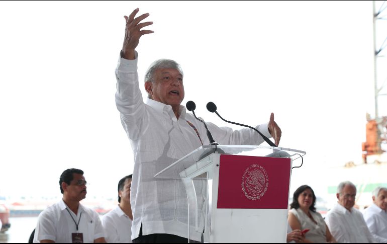 En el municipio de Dos Bocas,Tabasco, López Obrador urgió a superar la crisis petrolera al presentar un plan nacional de refinación que pretende recuperar la autosuficiencia en gasolinas. SUN/V. Rosas