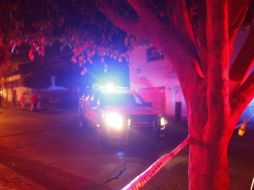 Efectivos de la Secretaría de Seguridad Pública Municipal, Policía Militar, Fuerza Civil  y peritos acudieron al lugar para iniciar con las investigaciones. EL INFORMDADOR / ARCHIVO