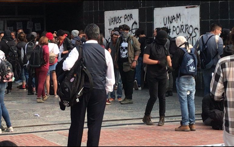 La UNAM condenó los actos de violencia registrados esta tarde. TWITTER / @EAMNewlink