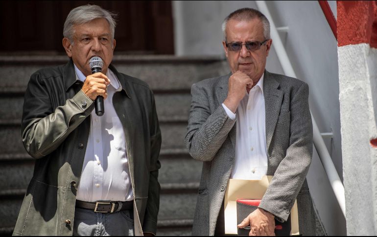 López Obrador y el secretario de Hacienda, Carlos Urzúa, enviarán a la Cámara de Diputados el Paquete Económico el próximo 15 de diciembre. AFP/Archivo