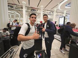 El plantel rojiblanco aterrizó primero en Abu Dhabi. @chivas