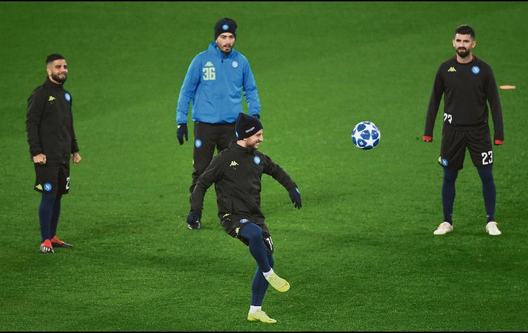 El Napoli de Carlo Ancelotti visita al Liverpool en la última jornada de la Fase de Grupos de la Champions League para pelear por  su boleto a Octavos de final. AFP