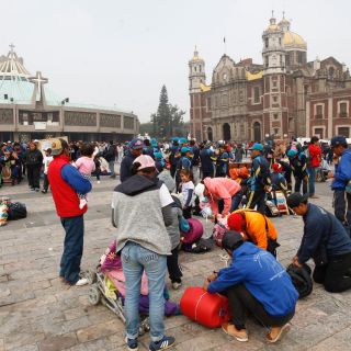 Brindan atención a peregrinos tras arribo a la Basílica de Guadalupe