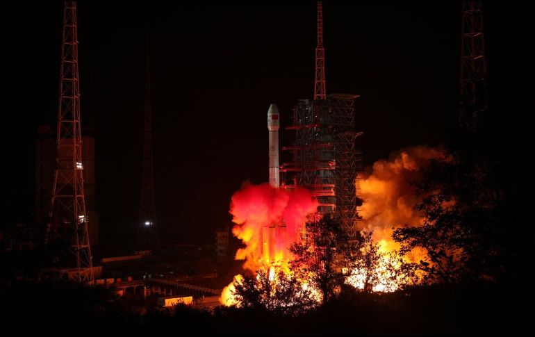 La sonda fue lanzada por un cohete portador Long March-3B el sábado pasado desde el Centro de Lanzamiento de Satélites Xichang. ESPECIAL / cnsa.gov.cn
