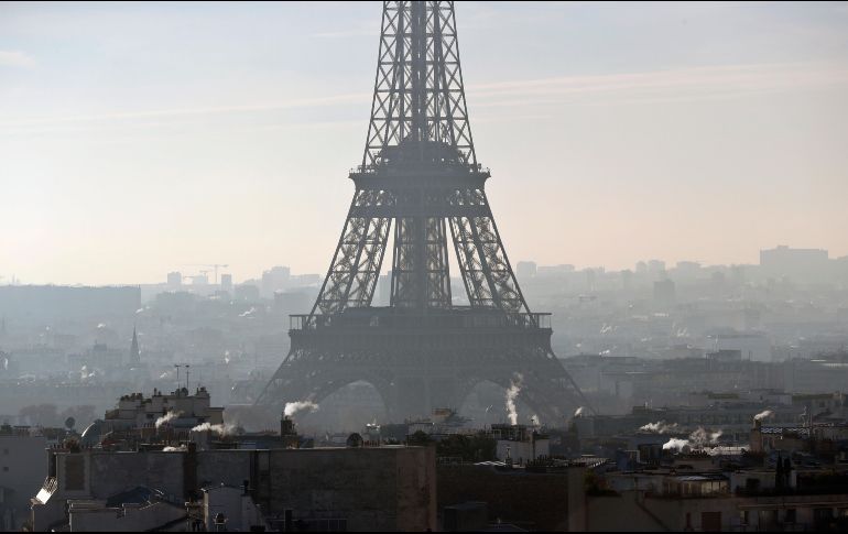 La torrre Eiffel vista desde el Arco del Triunfo. AP/A. Camus