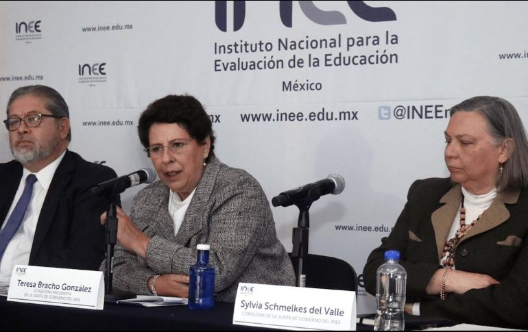 Sylvia Scmelkes y Teresa Bracho ofrecieron una conferencia de prensa para hablar sobre las recientes noticias sobre el INEE. TWITTER/@EnfoqueNoticias