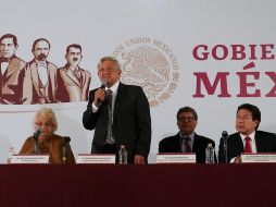 “Compromiso cumplido, maestras y maestros de México”, dijo el Presidente Andrés Manuel López Obrador. NOTIMEX
