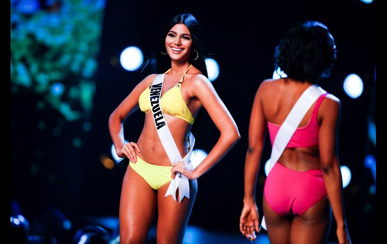 Las aspirantes a Miss Universo 2018 desfilaron hoy durante las rondas preliminares del concurso, que se celebra en Bangkok, Tailandia. La candidata de Venezuela, Sthefany Gutiérrez.