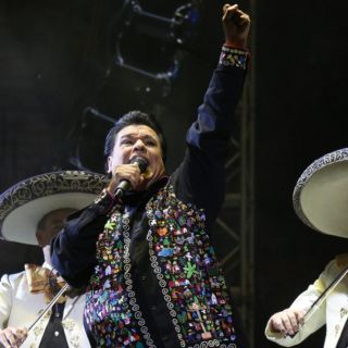 Fans de Juan Gabriel en Chile convocan a vigilia por si reaparece