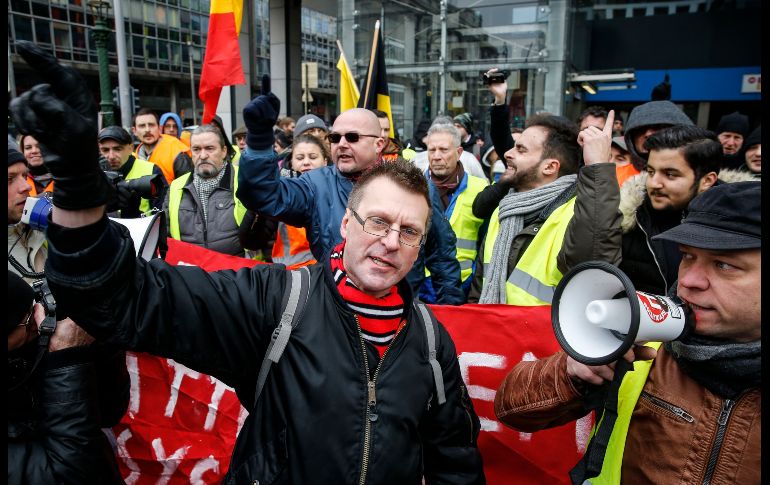 Según la radiotelevisión pública belga francófona, RTBF, entre los manifestantes figuraban algunos miembros del movimiento de extrema derecha 