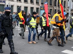 Según la radiotelevisión pública belga francófona, RTBF, entre los manifestantes figuraban algunos miembros del movimiento de extrema derecha 
