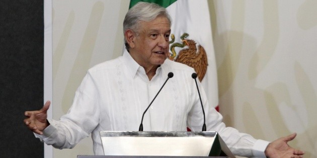 L&oacute;pez Obrador promete el "rescate" de Pemex con un nuevo plan